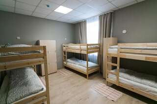 Хостел Брусника Петрозаводск Кровать в общем номере для мужчин и женщин с 10 кроватями-7
