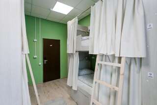 Хостел Брусника Петрозаводск Кровать в общем 6-местном номере для мужчин и женщин-4